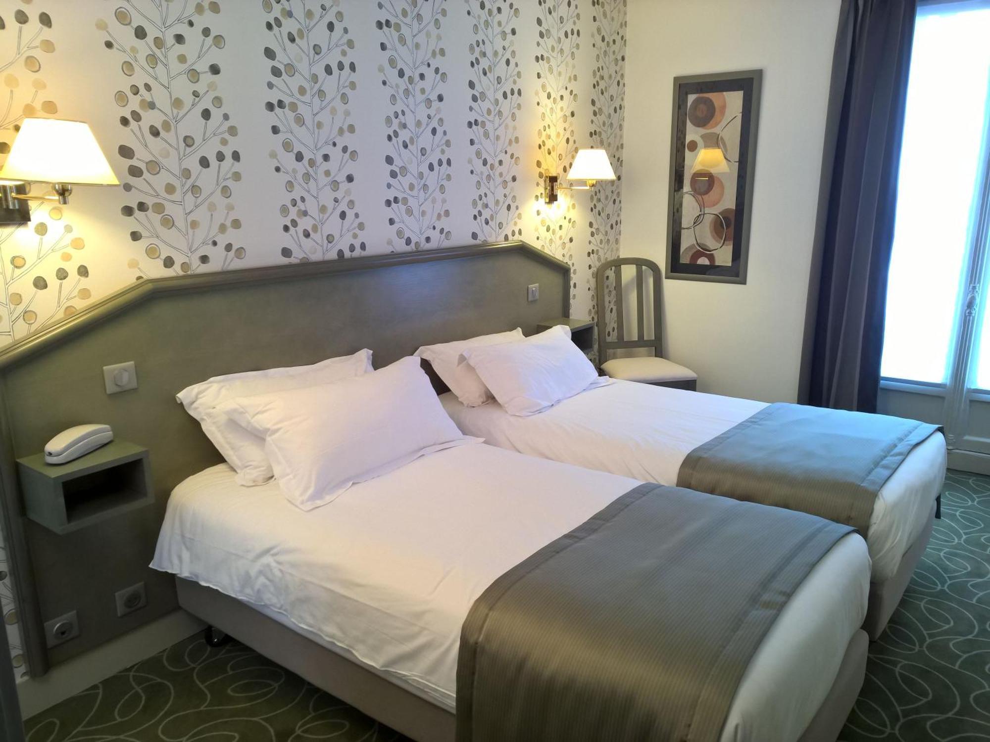 Twin Room,692397279:JPEG