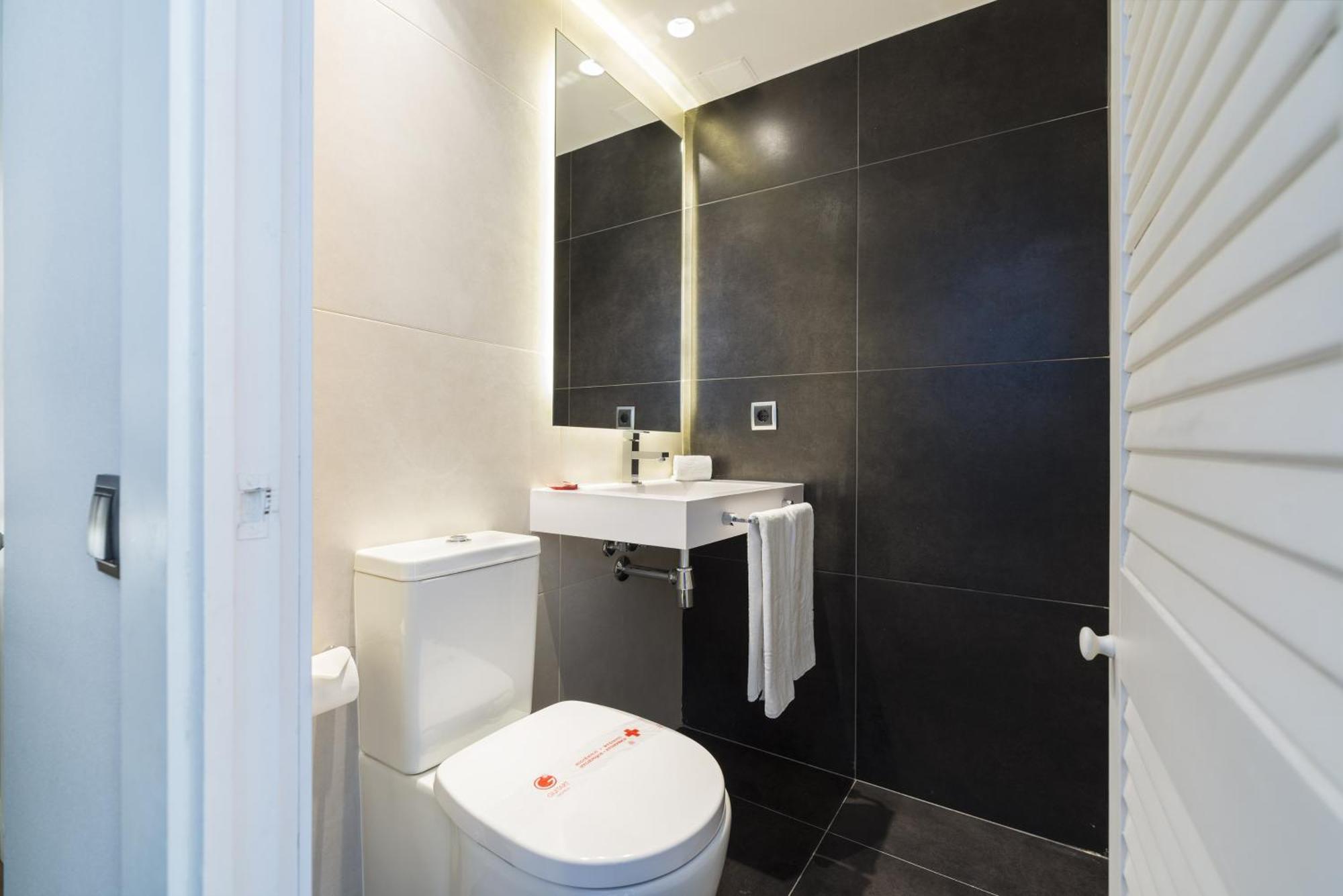 Suite (1-2 Adults)