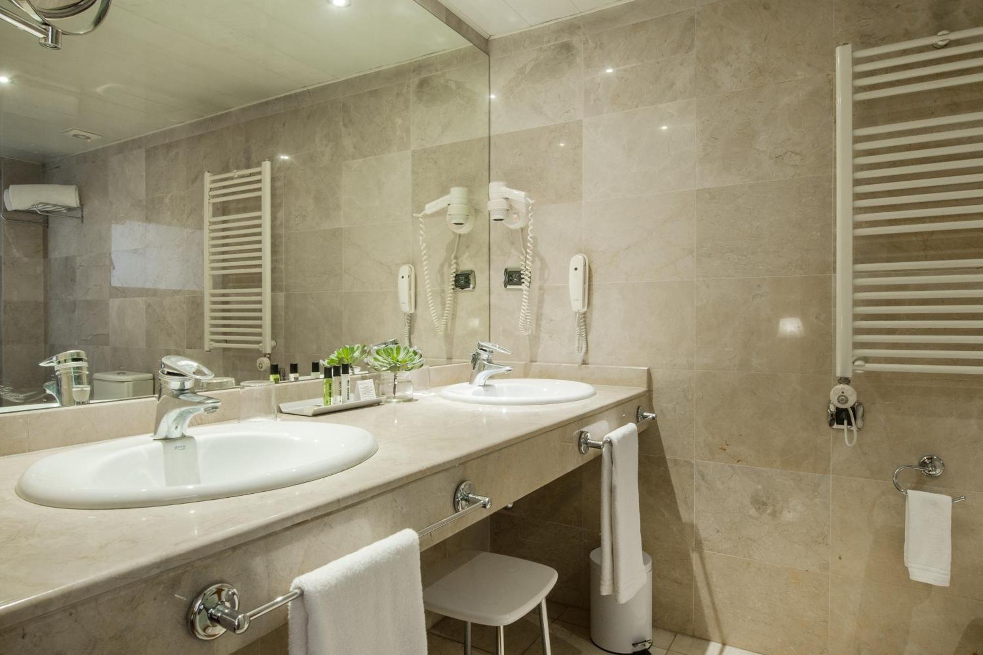 Apartamento Familiar (2 Adultos + 2 Crianças)