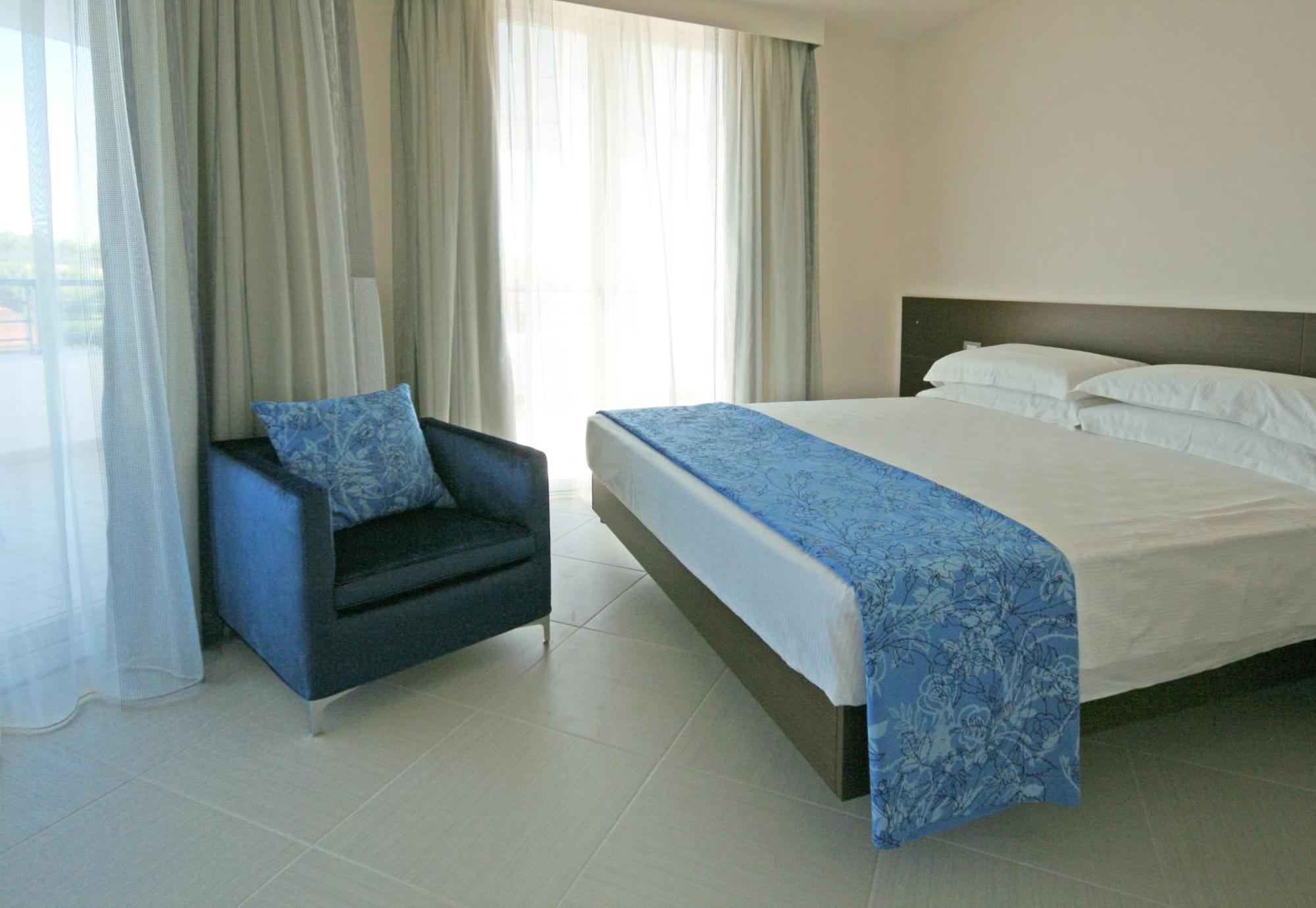 Double or Twin Room Spa Access,1216050190:JPEG