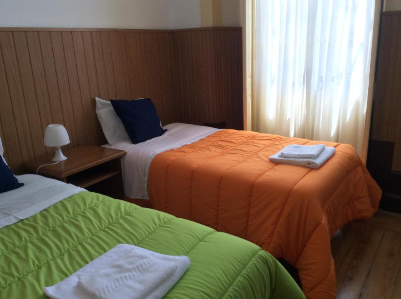 Quarto Twin com Casa de Banho Privativa