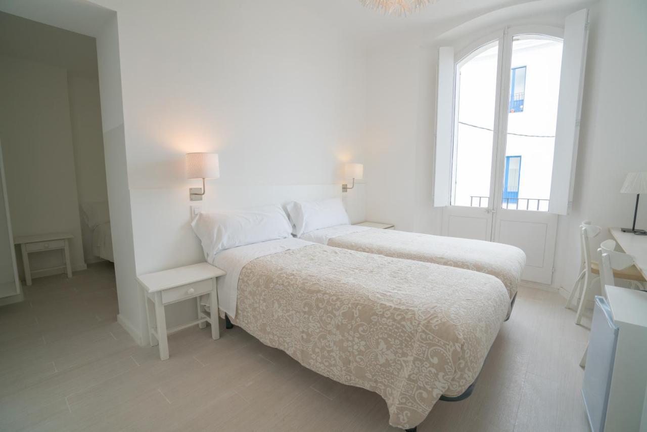 Habitación Familiar con vista lateral al mar
