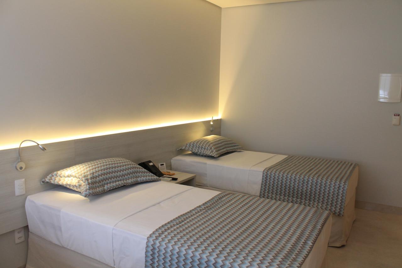 Quarto com Cama de Casal ou 2 de Solteiro