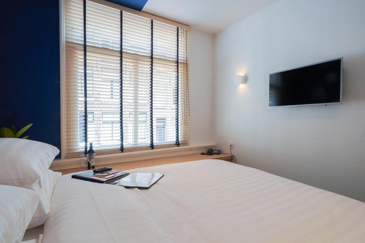 Double Room with Private Bathroom,696237954:JPEG