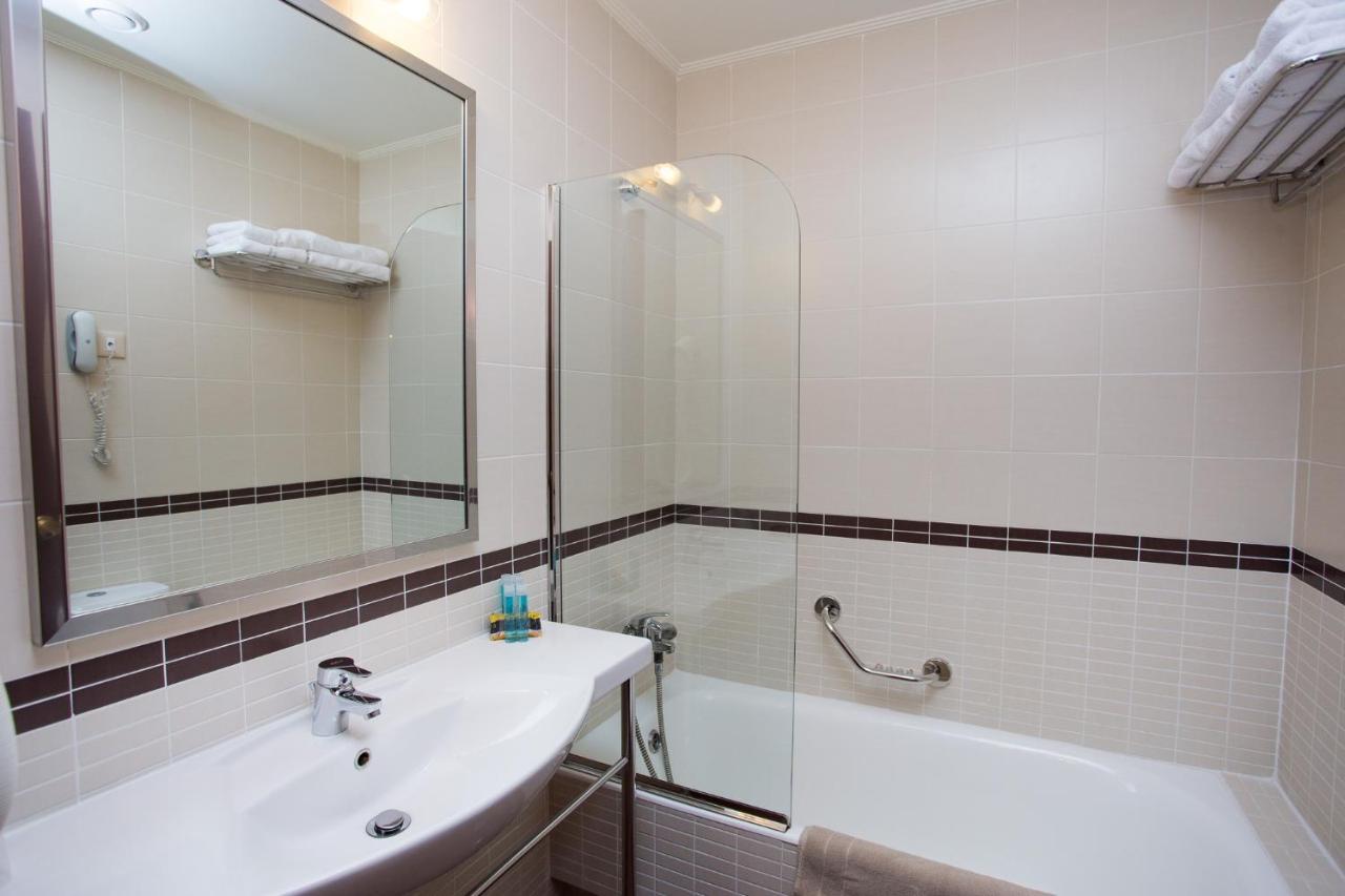 Classic Doppelzimmer mit seitlichem Meer- oder Poolblick