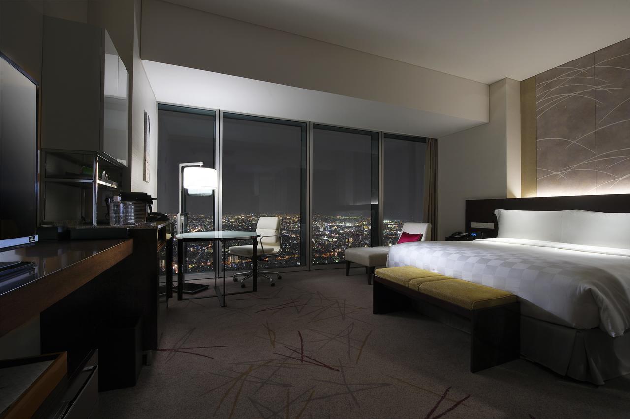Deluxe King Room Upper Floor - Non-Smoking