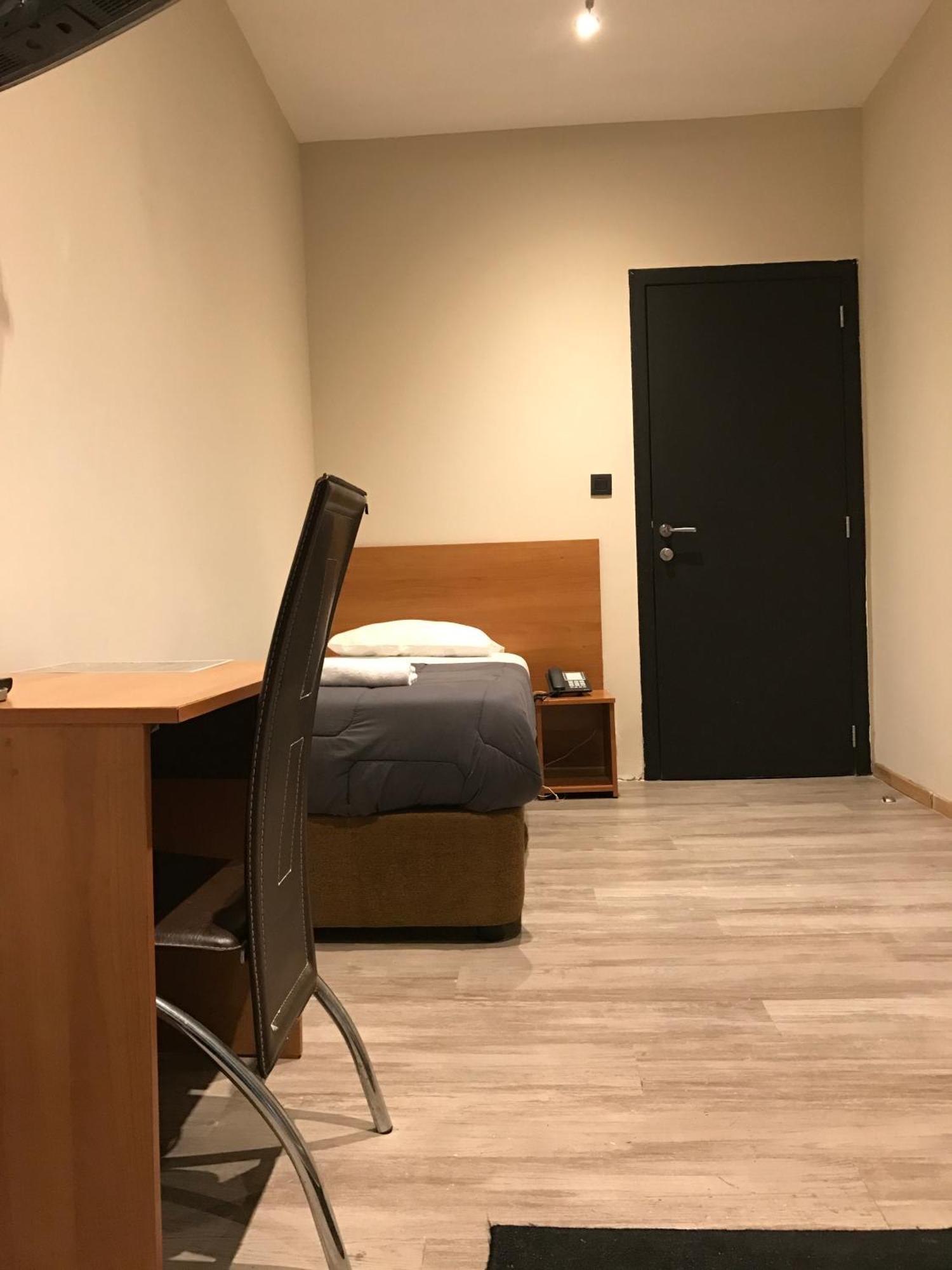 Single Room with Internal Toilet,697790847:JPEG