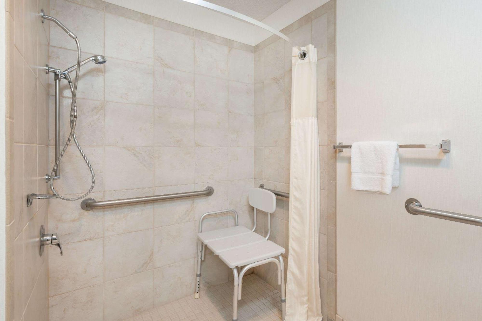 King Room - Disability Access/Non-Smoking