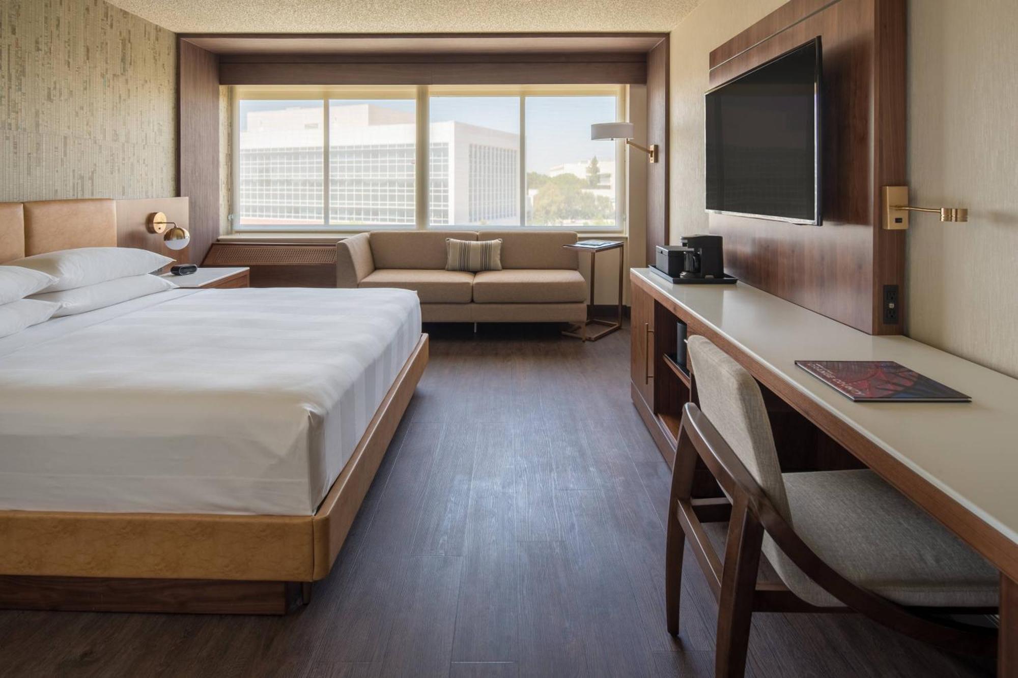 Top Floor King Room Concierge Level