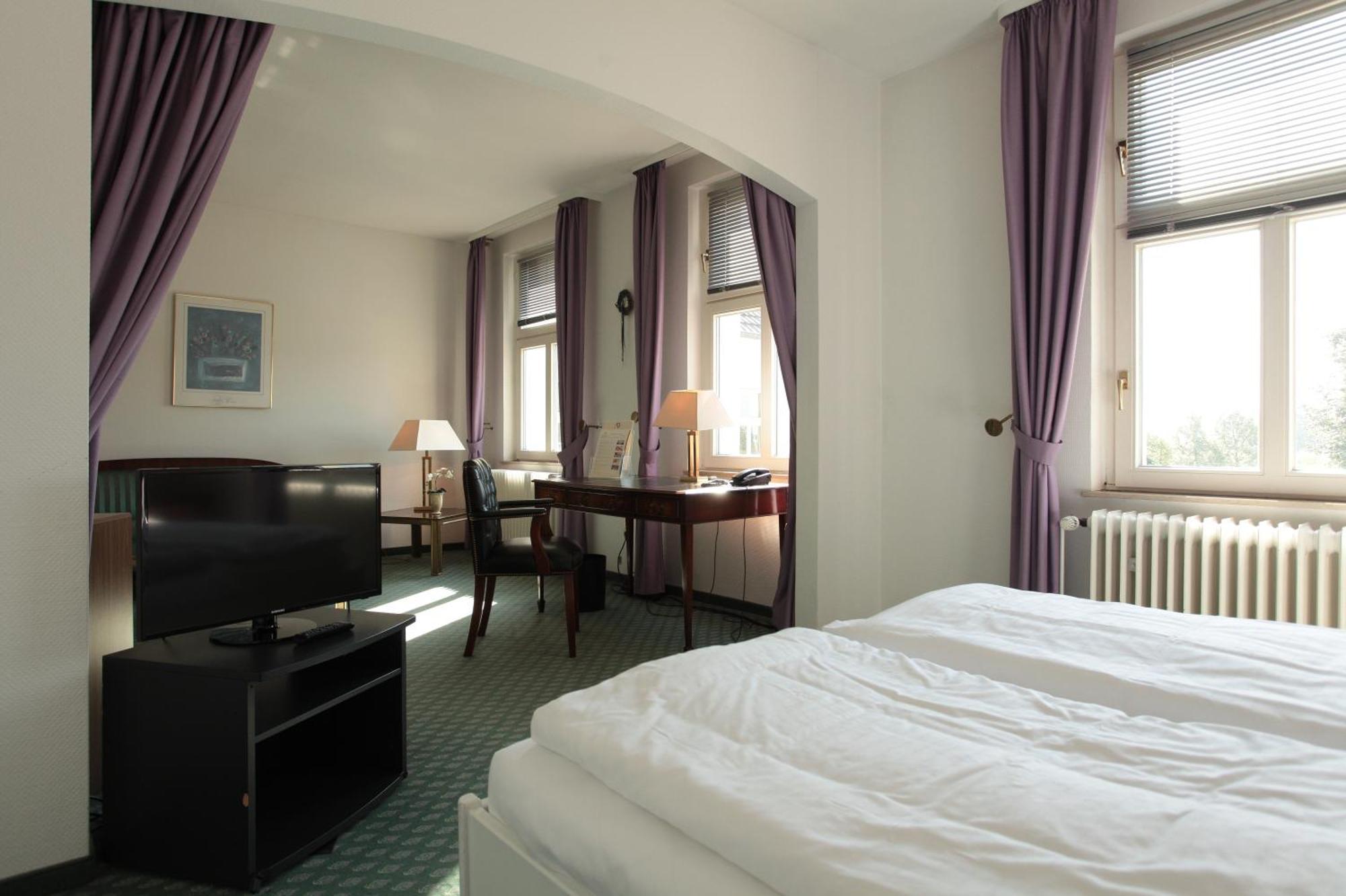 Junior Suite,1395840173:JPEG