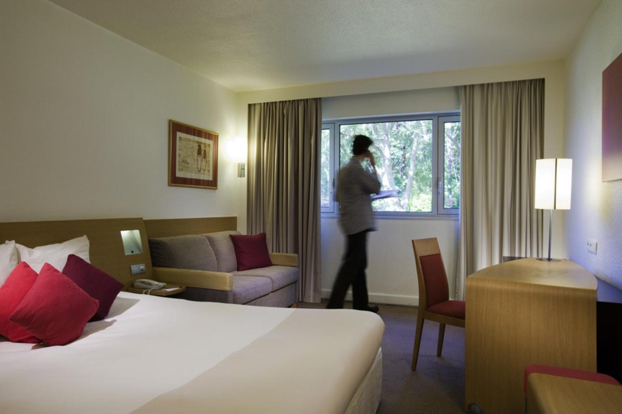 Superior Room with 1 Queensize Bed and Sofa Bed,1002103089:JPEG