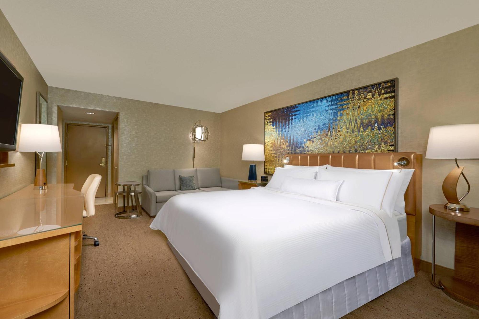 Traditional, Guest room, 1 King, 3rd - 5th floor,1418918592:JPEG