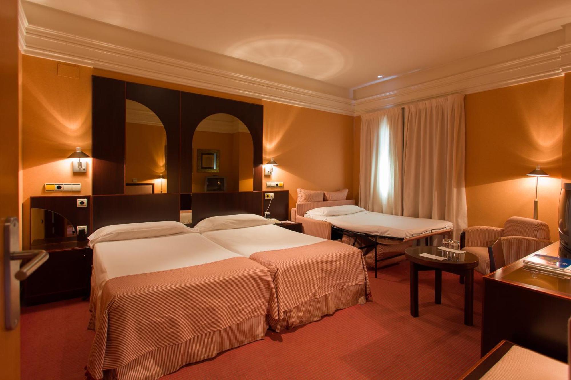 Double Room with Extra Bed,305734804:JPEG