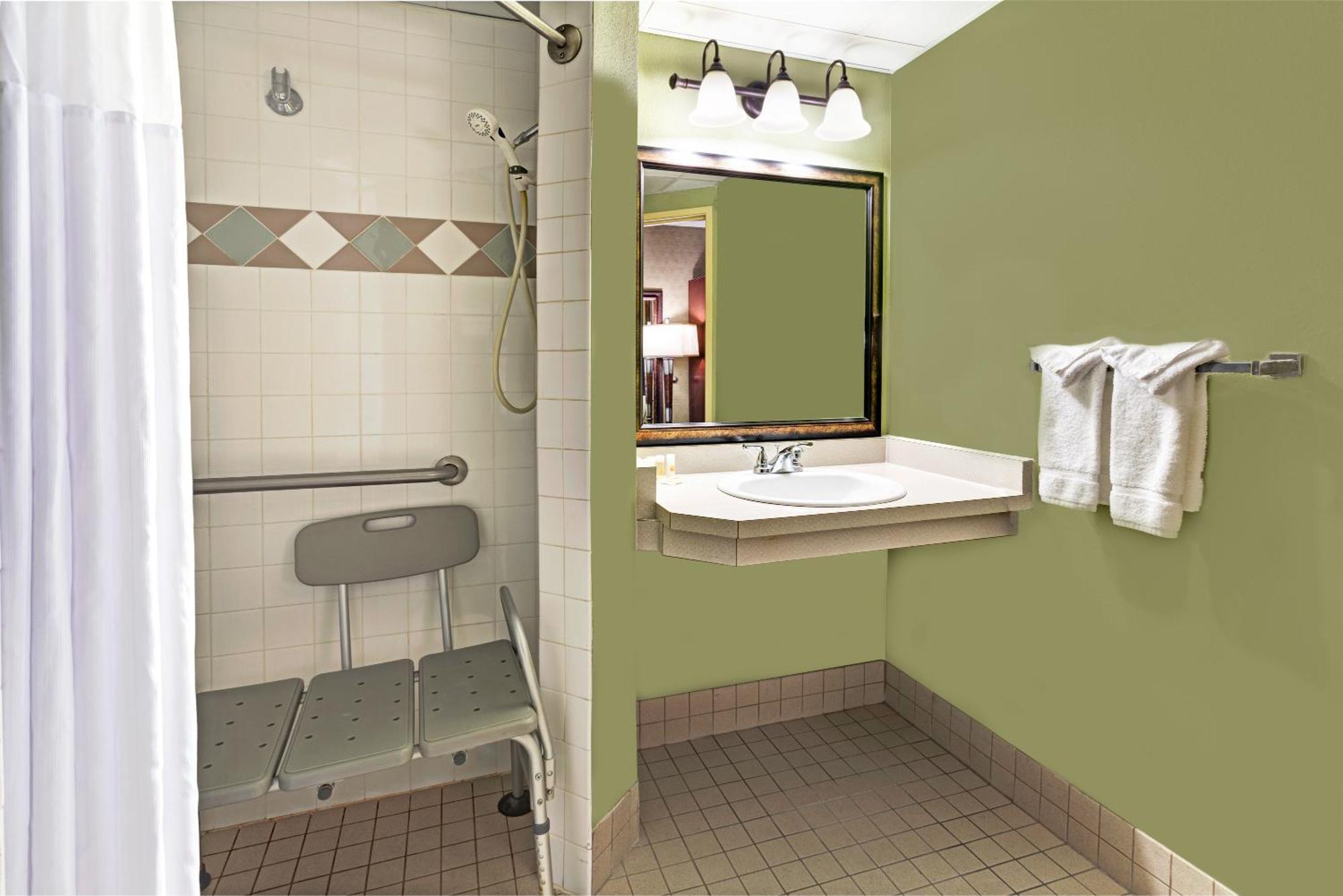 King Room - Disability Access/Non-Smoking