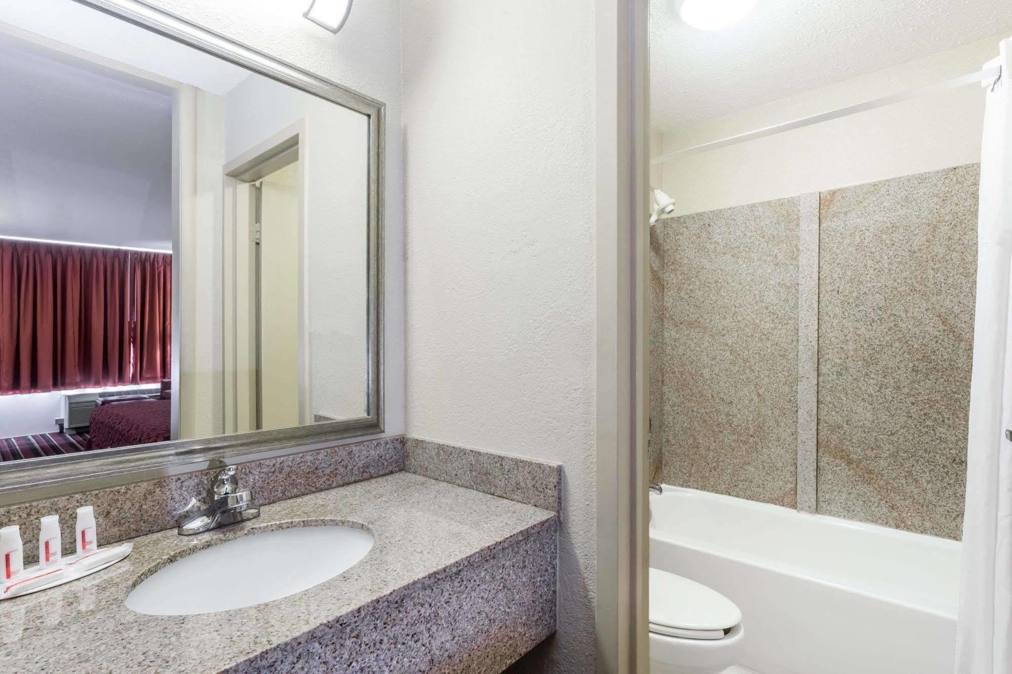 Double Room with Two Double Beds - Non-Smoking