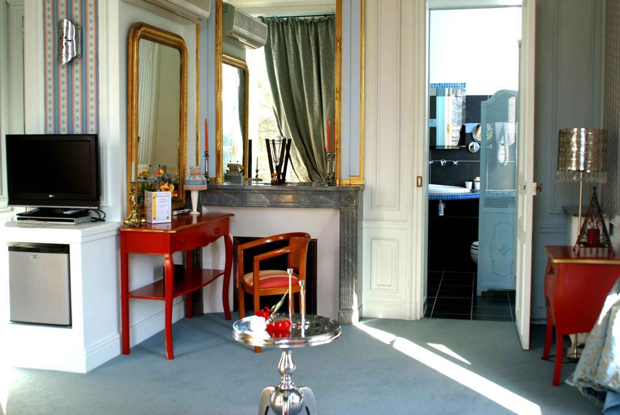 Deluxe Double Room with Balcony,998110029:JPEG