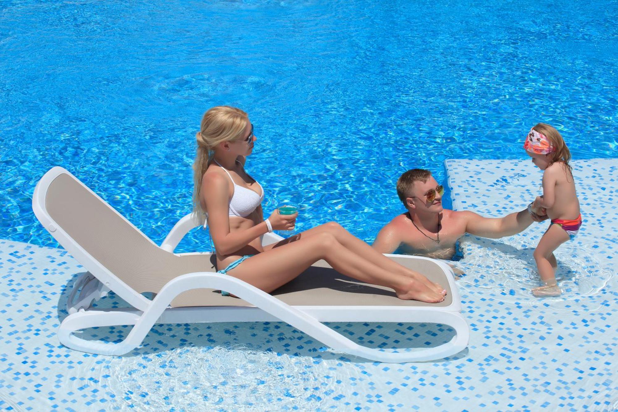 Xperian Executive 90 (3 Adults),974647354:JPEG