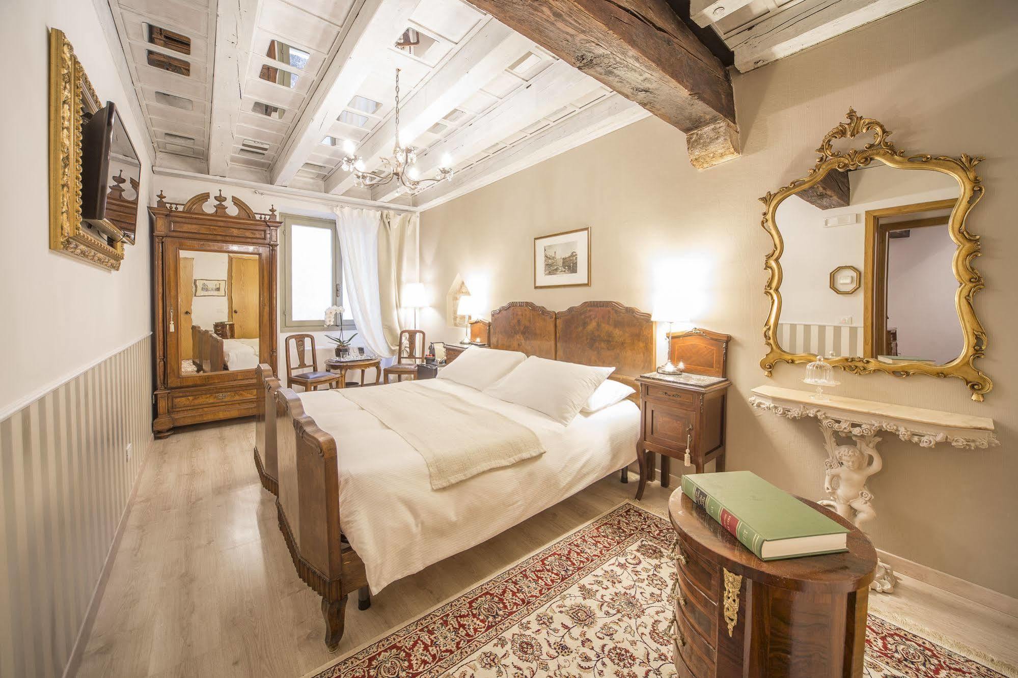 Quarto Deluxe com Cama de Casal ou 2 de Solteiro
