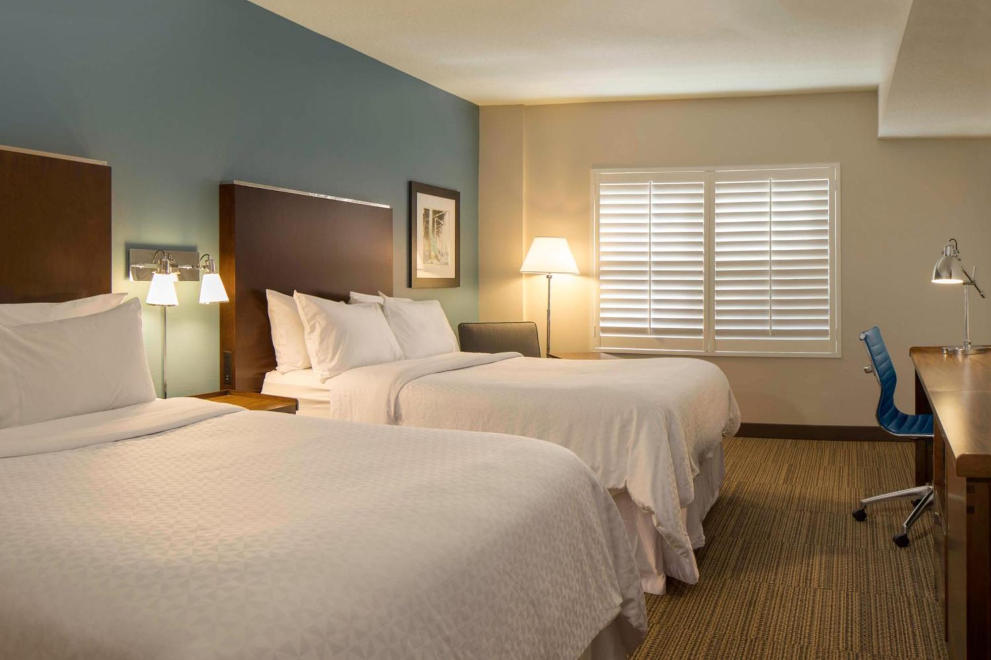 Guest room, 2 Queen, City view