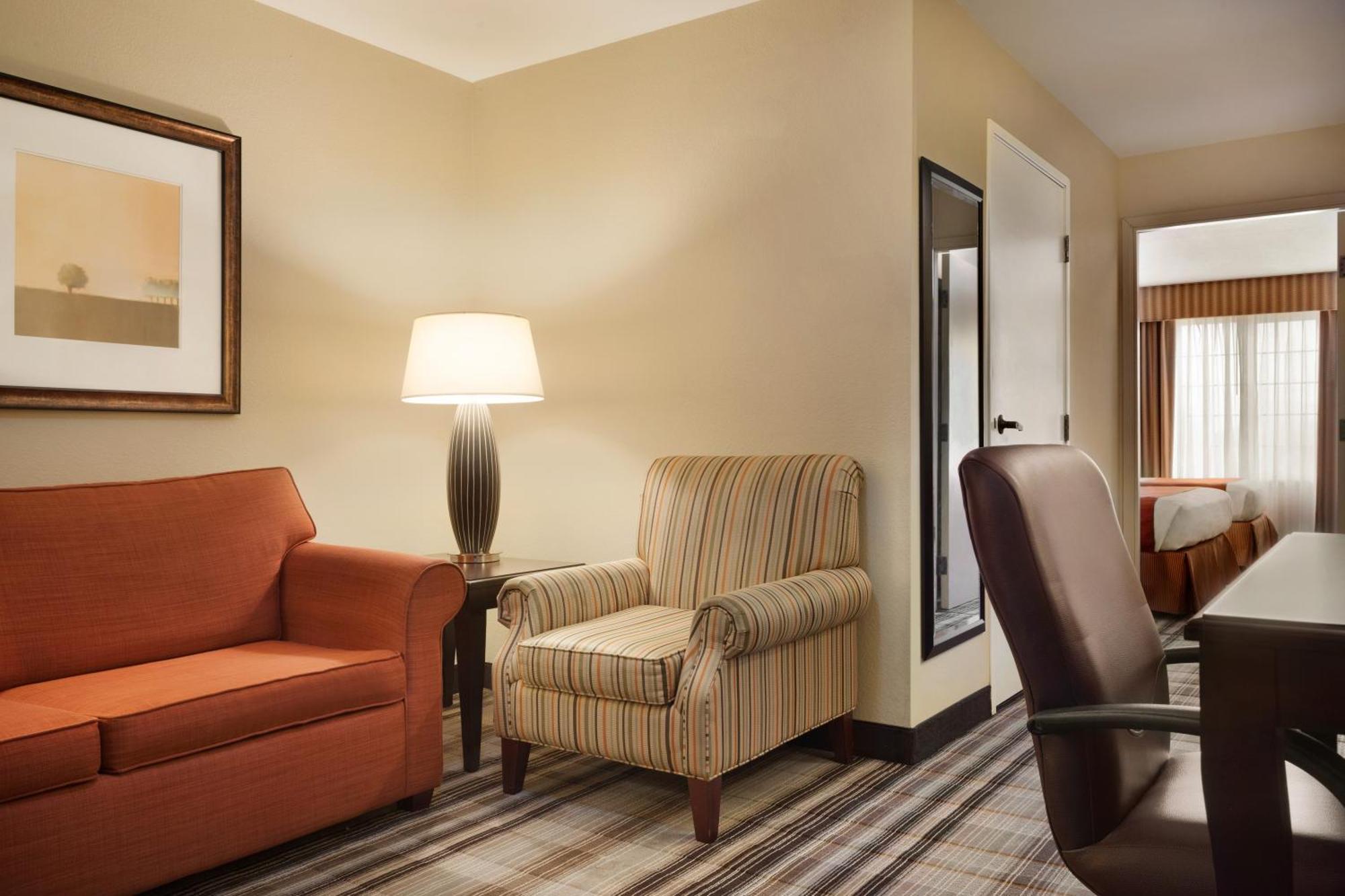 One-Bedroom Suite with Two Queen Beds - Non-Smoking