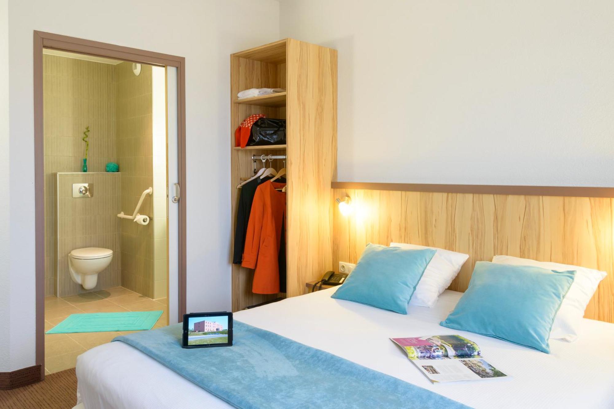 Double or Twin Room - Disability Access,1618287122:JPEG