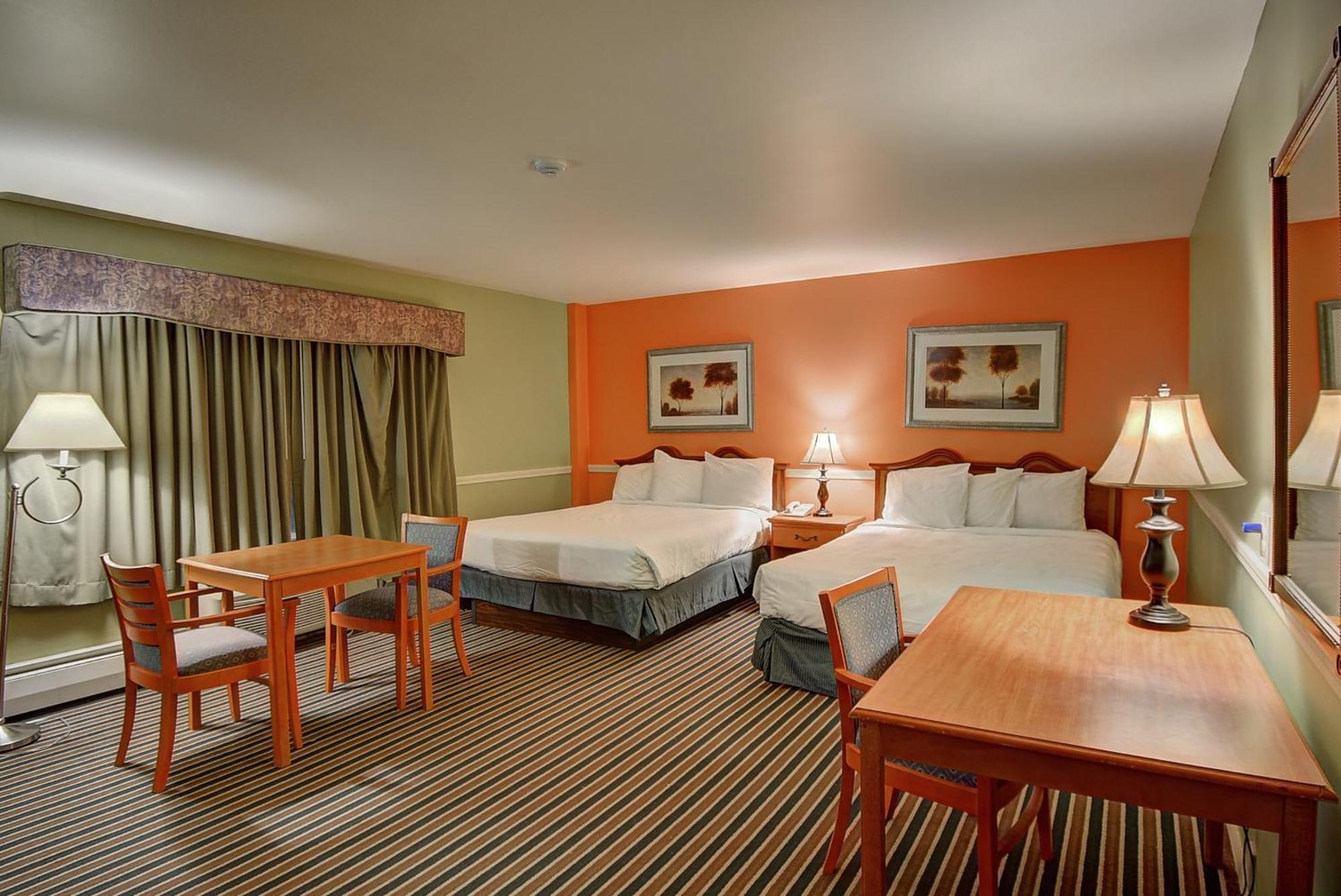 Deluxe Queen Room with Two Queen Beds