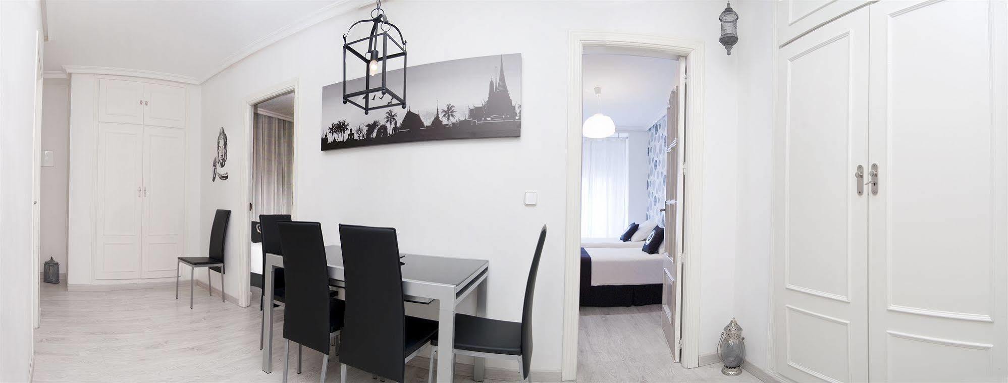 Family Room (5 Adults)