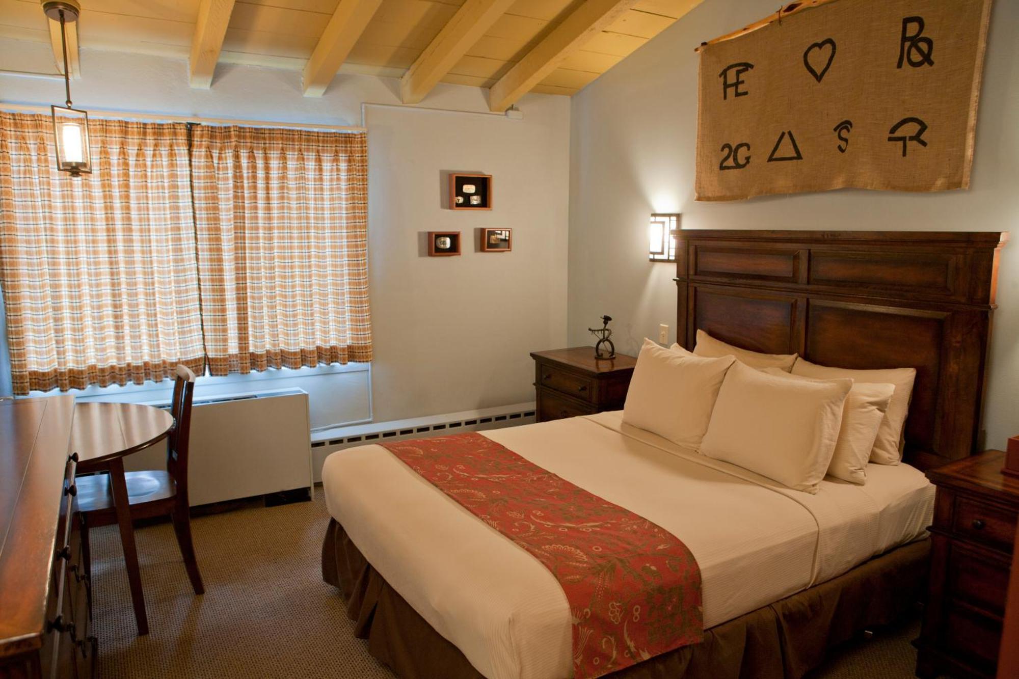Deluxe King Room,1584642154:JPEG