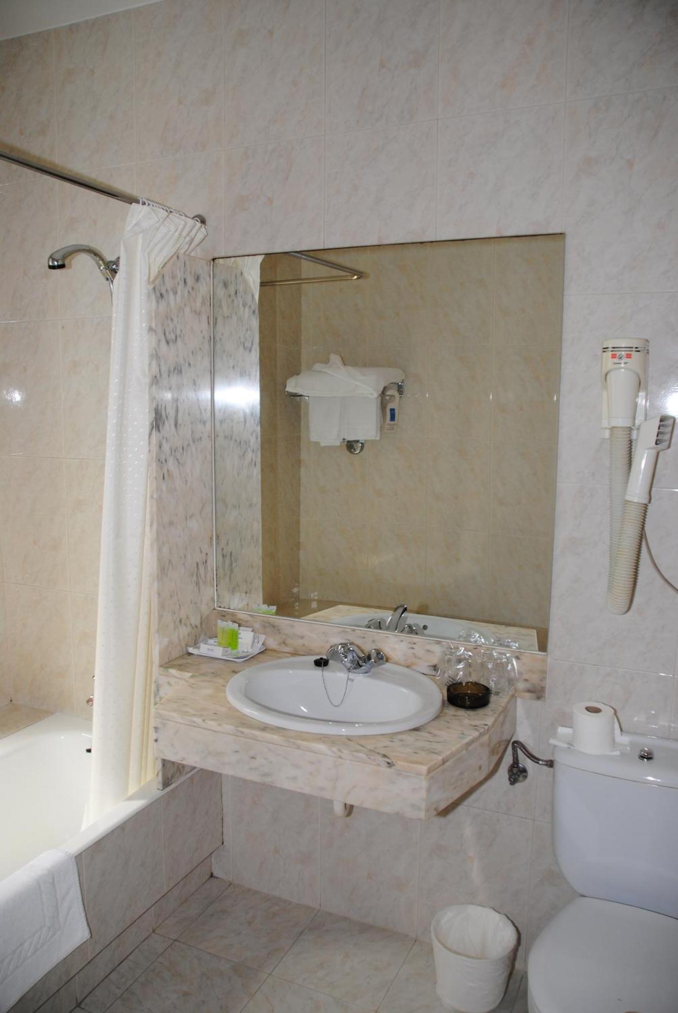 Habitación Doble - Orientación interior - 1 o 2 camas
