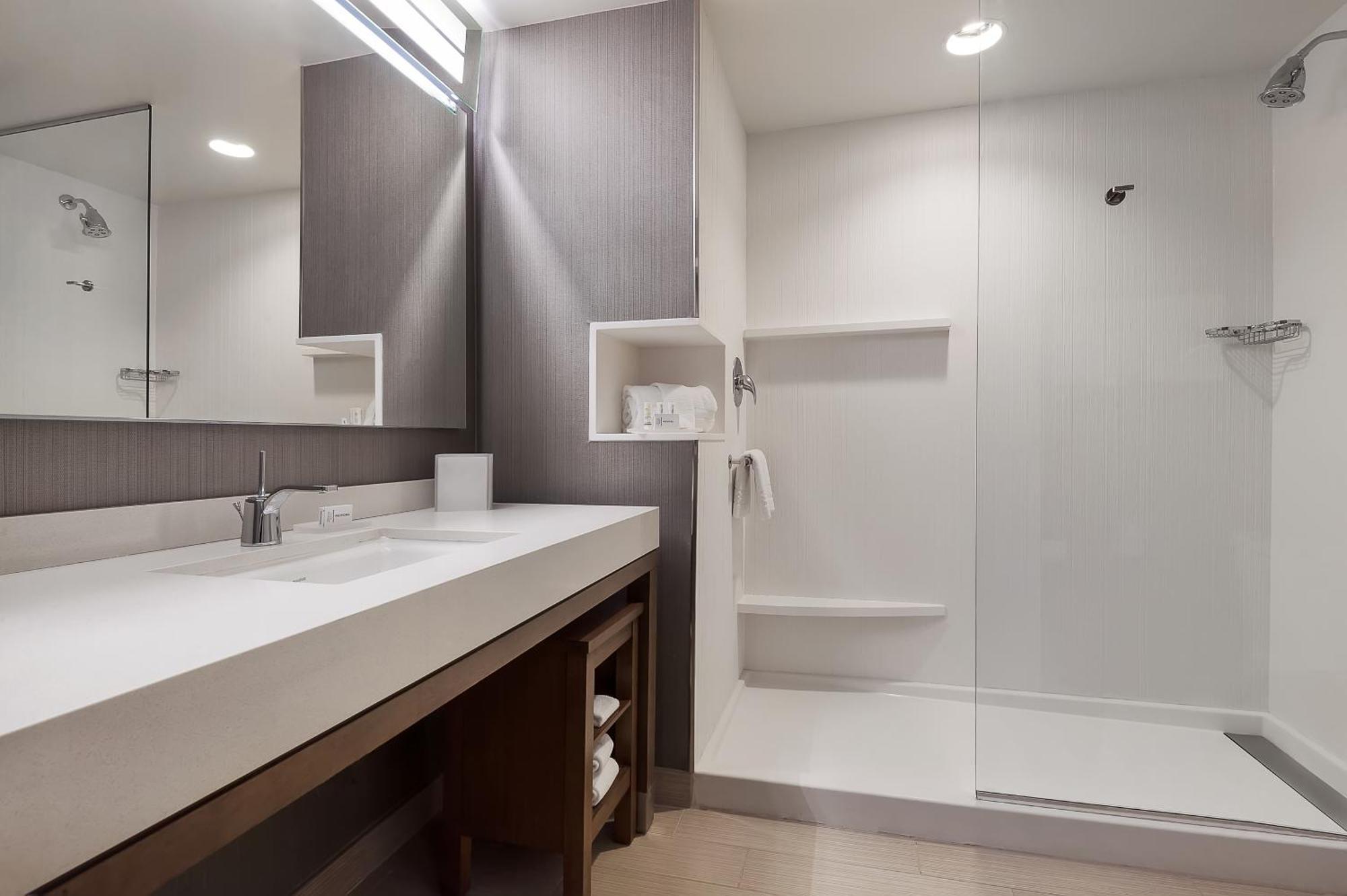 Guest room, King