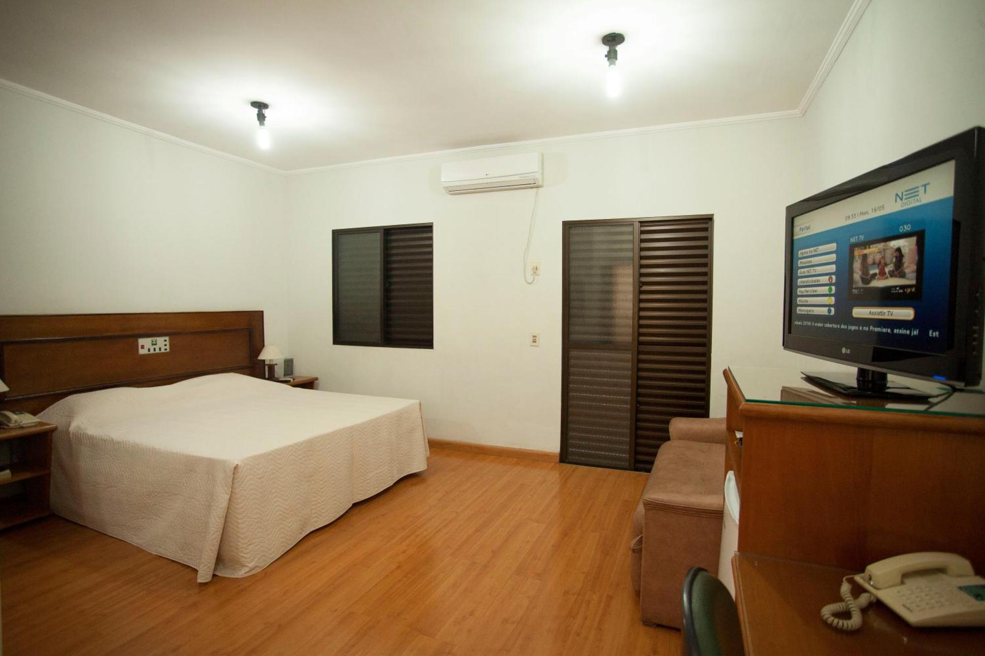 Quarto Deluxe com Cama King-size