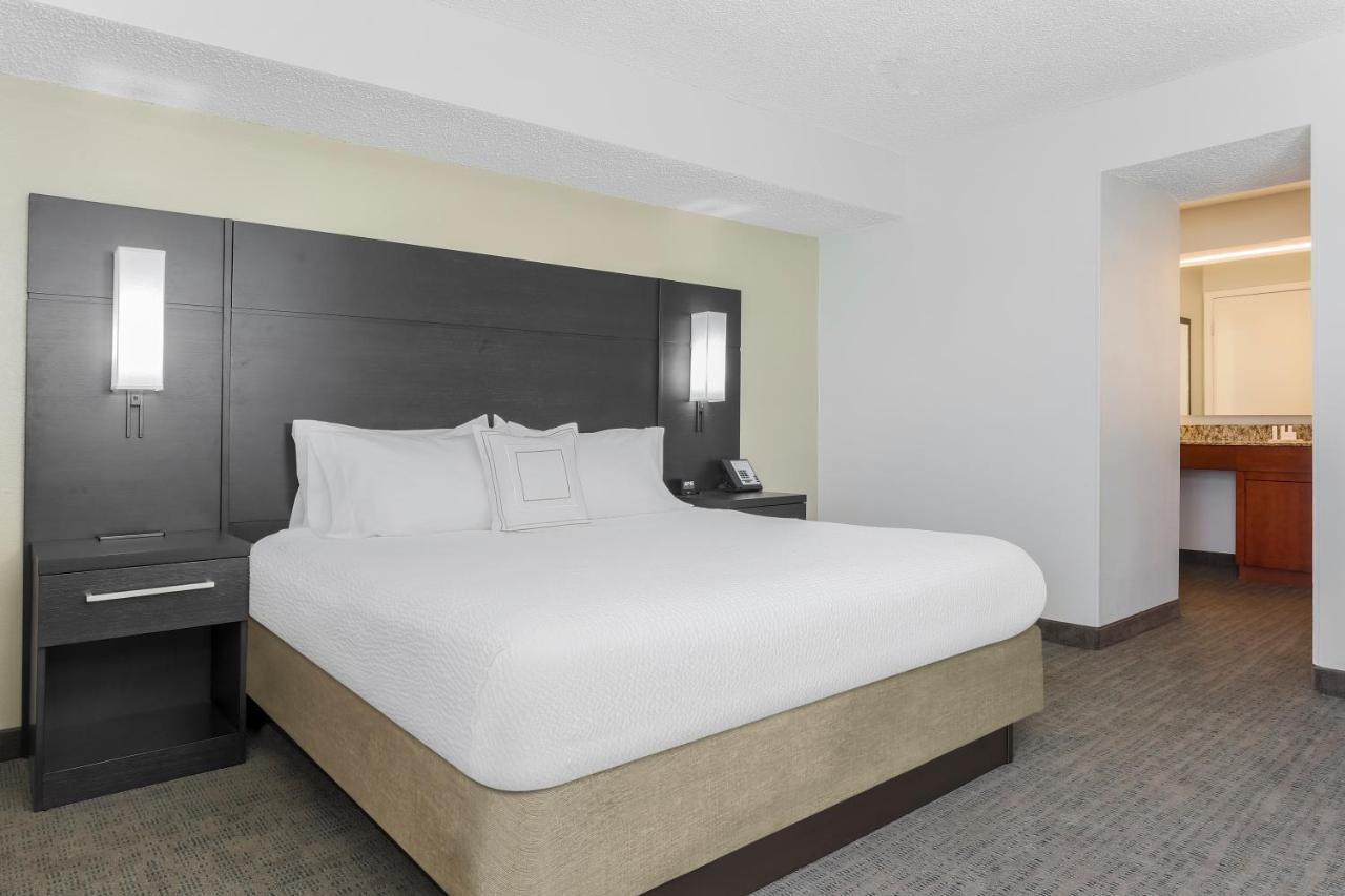 Double or Twin Room with Mountain View,943139893:JPEG