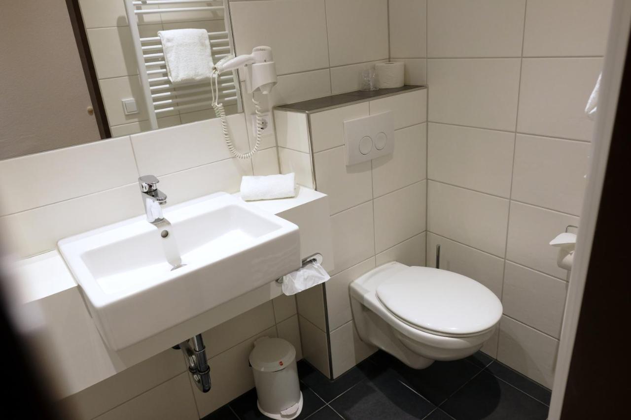 Double Room,1452679774:JPEG