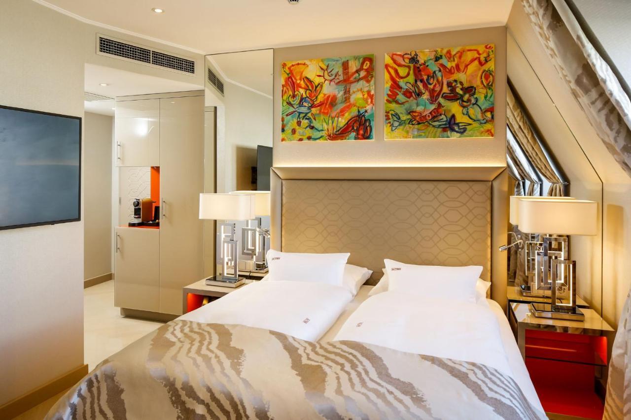 Deluxe Room,724466206:JPEG