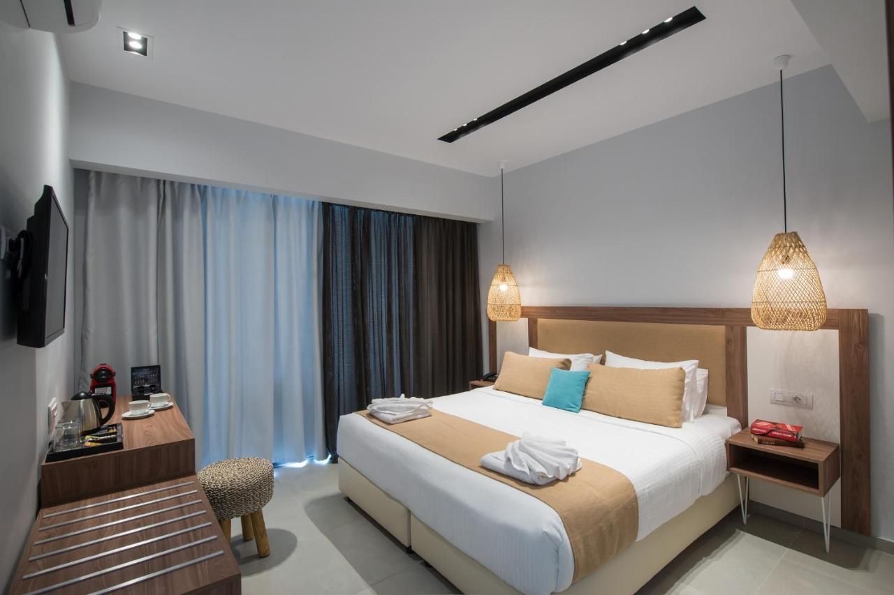 Doppelzimmer mit kleinem Duschbad