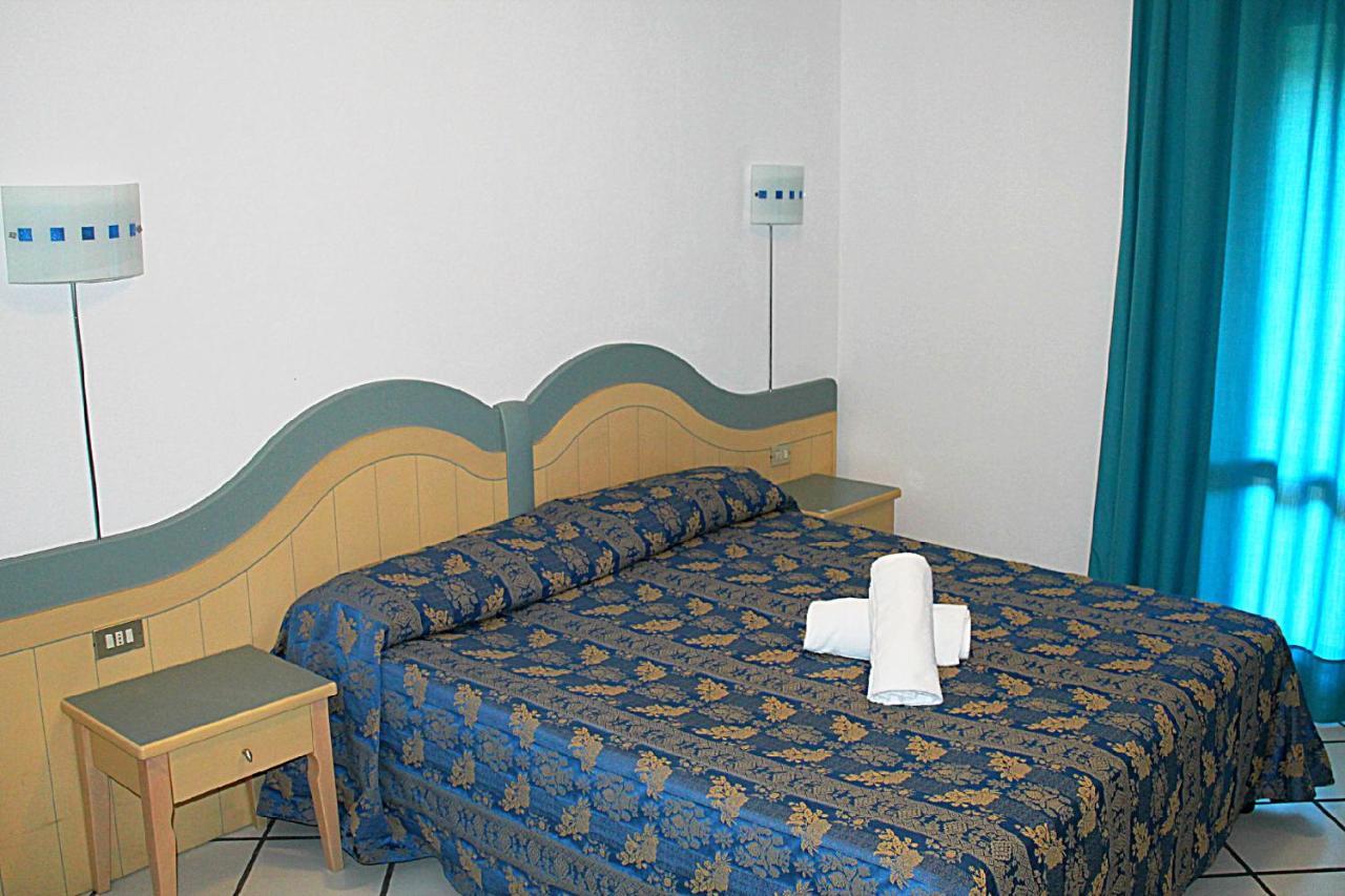 Two-Bedroom Apartment,727513741:JPEG