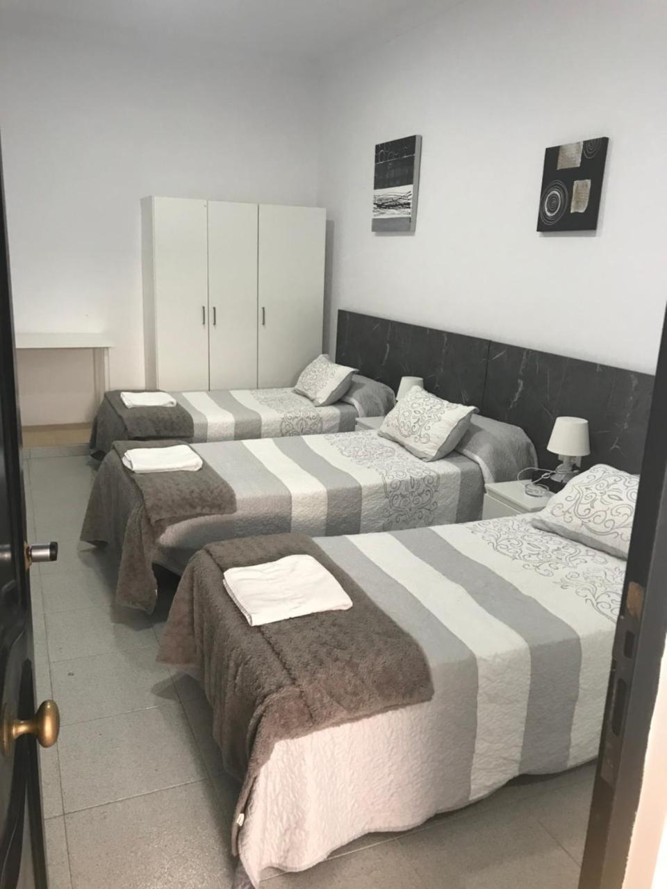 Dreibettzimmer mit eigenem Bad