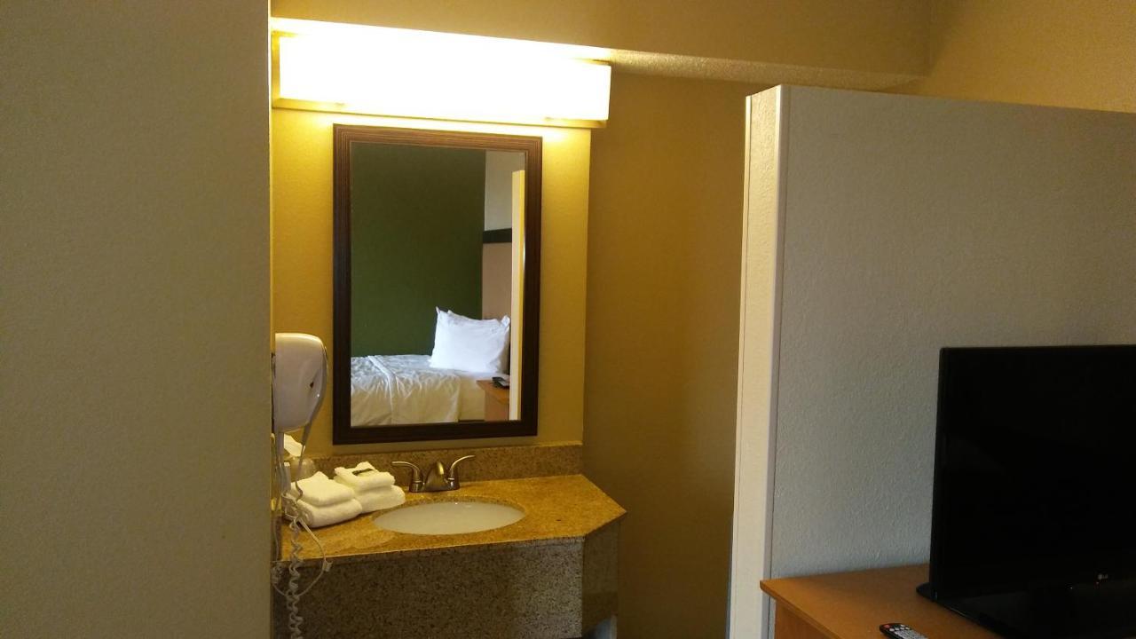 Deluxe Double Studio - Disabilty Access/Non-Smoking