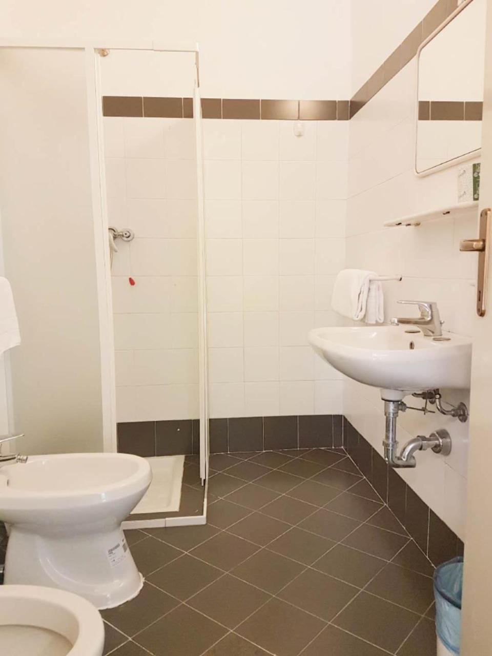 Bett in einem 2-Bett-Schlafsaal für Frauen