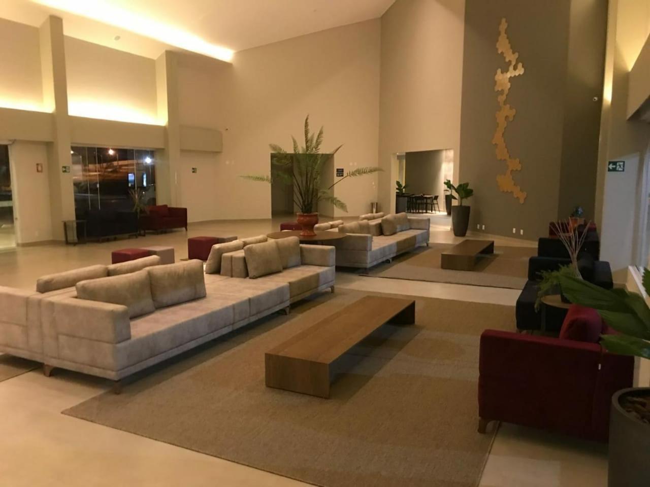 Apartamento com Varanda