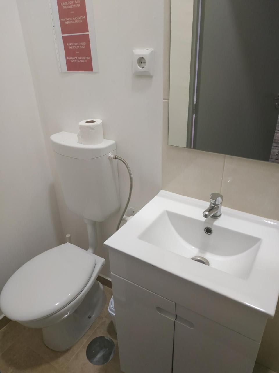 Camera Matrimoniale con Balcone Vista Città
