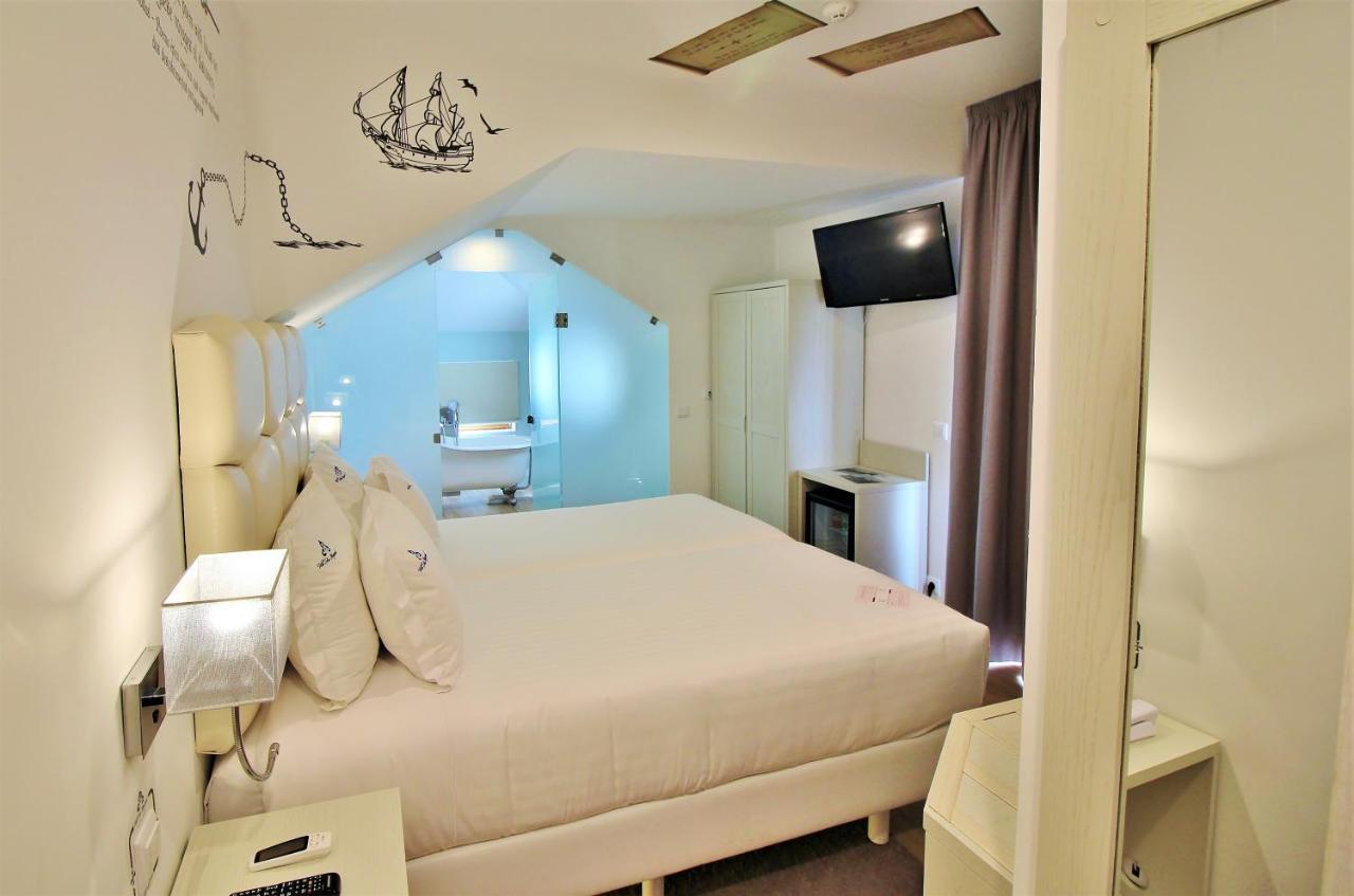 Quarto Twin com Banheira
