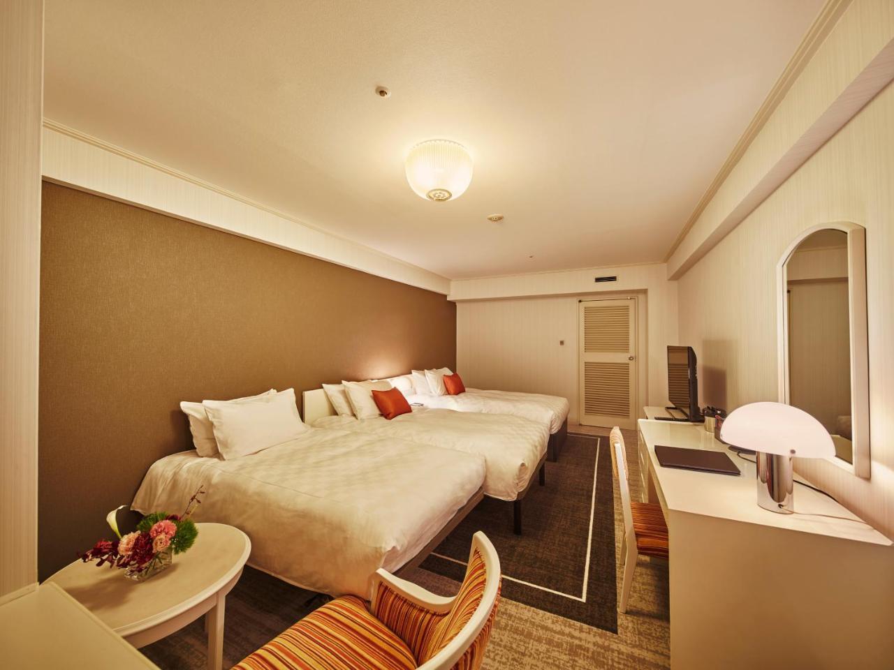 Deluxe Twin Room with Extra Bed - Non-Smoking,1520489023:JPEG