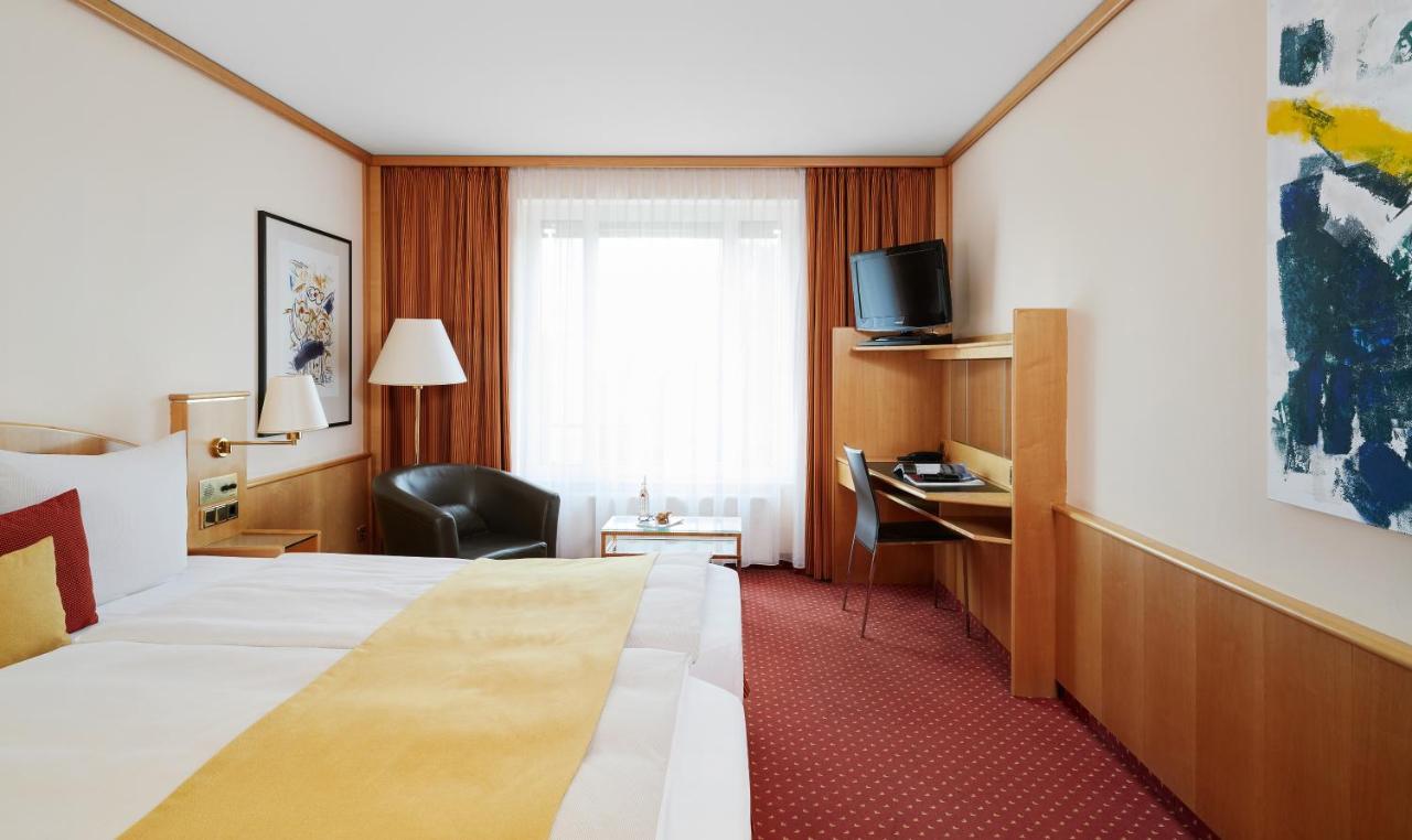 Business Double Room,747204749:JPEG