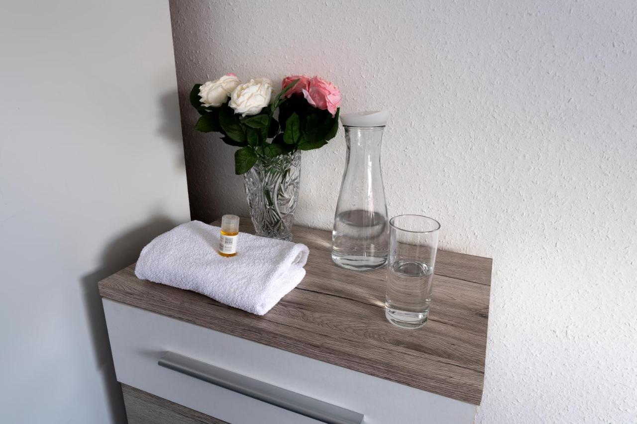 Tweepersoonskamer met Gedeelde Badkamer