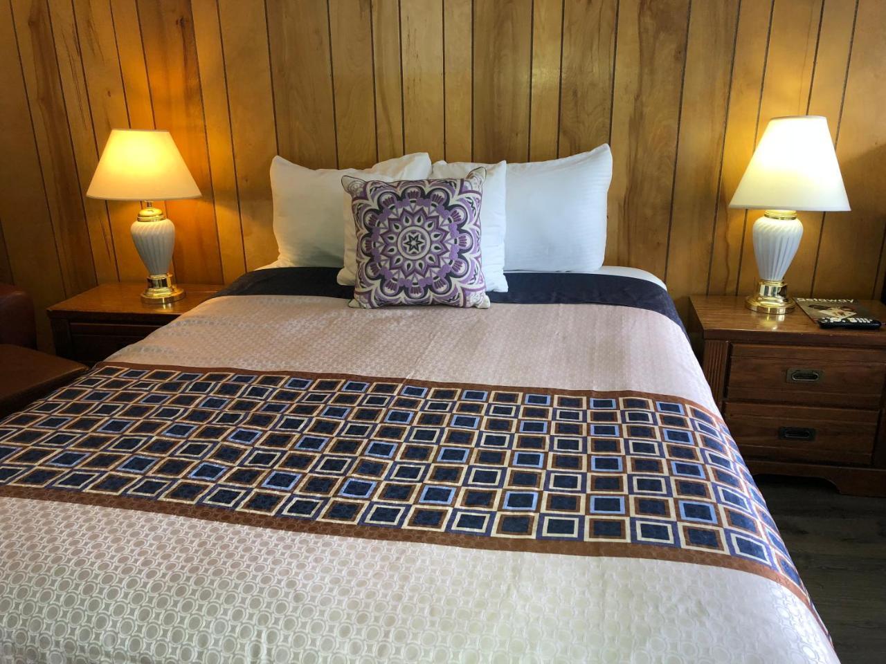 Standard King Room,749673365:JPEG