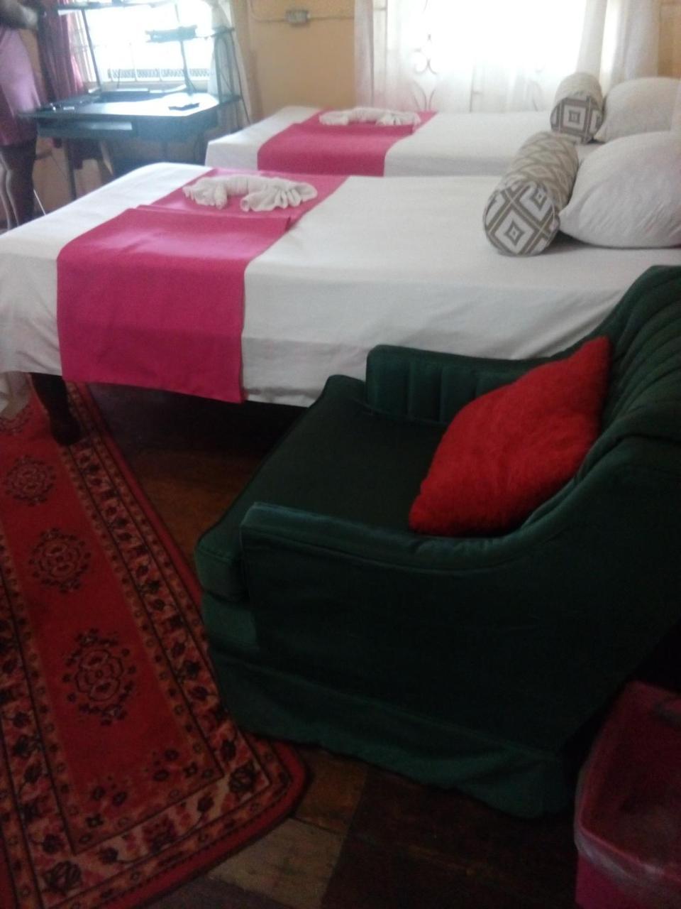 Zimmer mit 2 Queensize-Betten