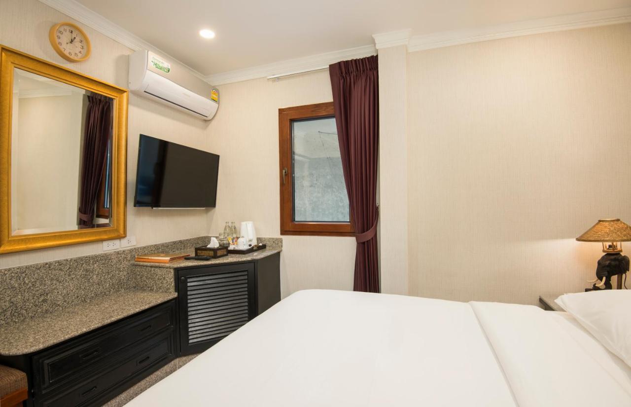 Standard Queen Room