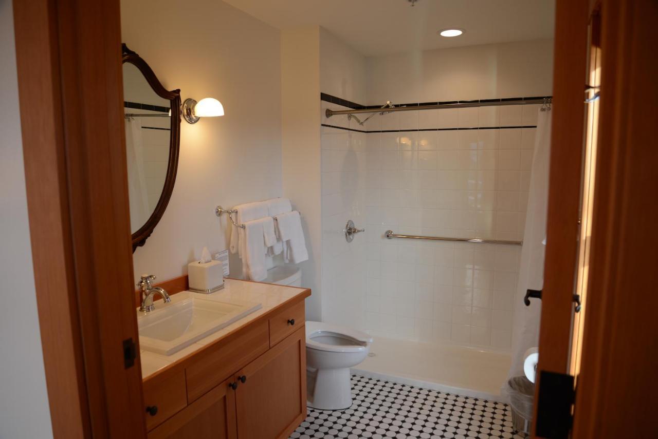 Queen Suite