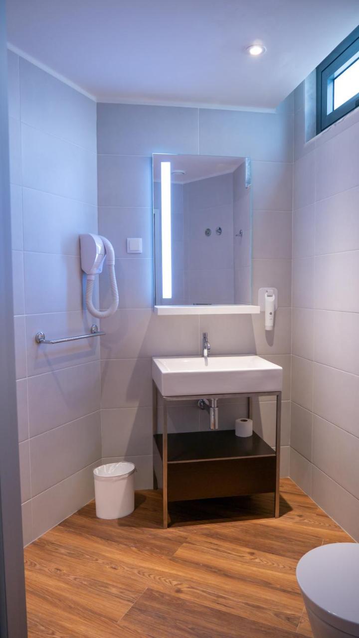 Quarto com 2 Camas de Solteiro